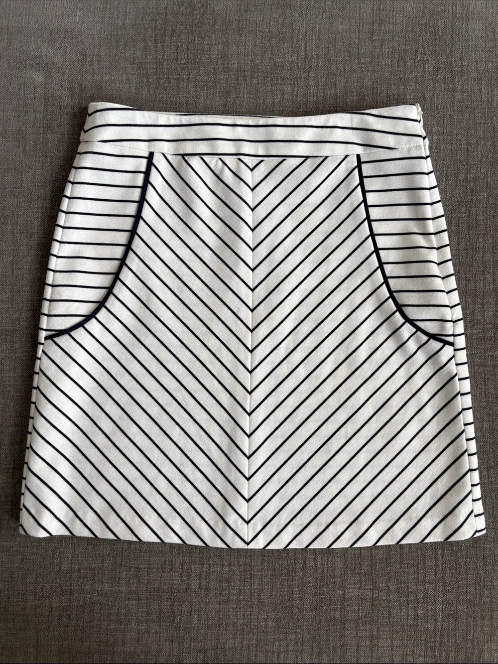 Darjoni Navy Blue & White Striped Chevron / Nautical Skirt Size 2 A-Line Pencil